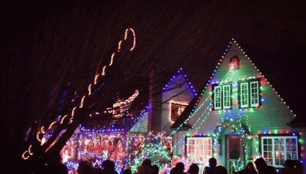 Illuminating the Season: Top 5 Christmas Light Destinations in Portland, Oregon